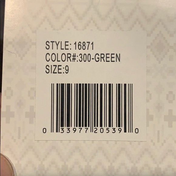 MUK LUKS - Women’s Boots - Picture 9 of 9